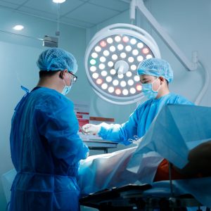 Tư Vấn & Điều Trị Dài, Hẹp Bao Quy Đầu 6 Trong những trường hợp nặng hoặc phương pháp bảo tồn không hiệu quả, can thiệp ngoại khoa là giải pháp tối ưu
